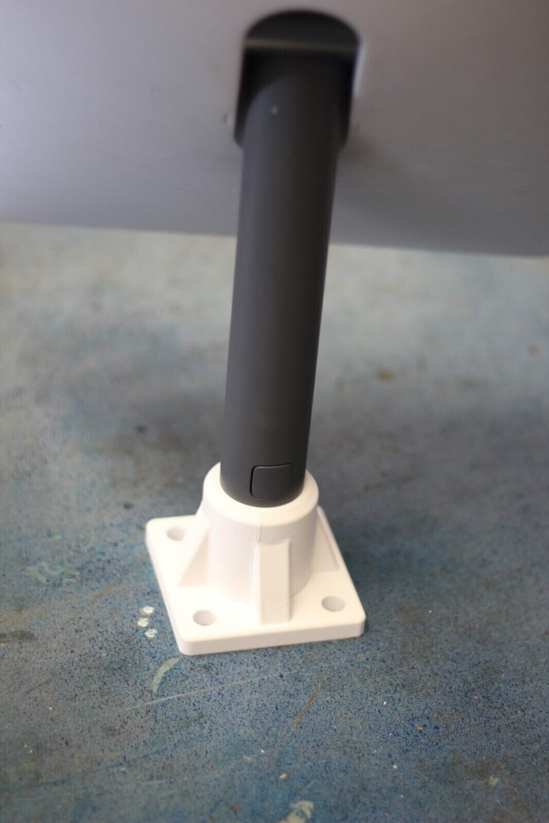 Starlink Roof Rack Dish - Vertical 4-Hole Mount Pole Design White