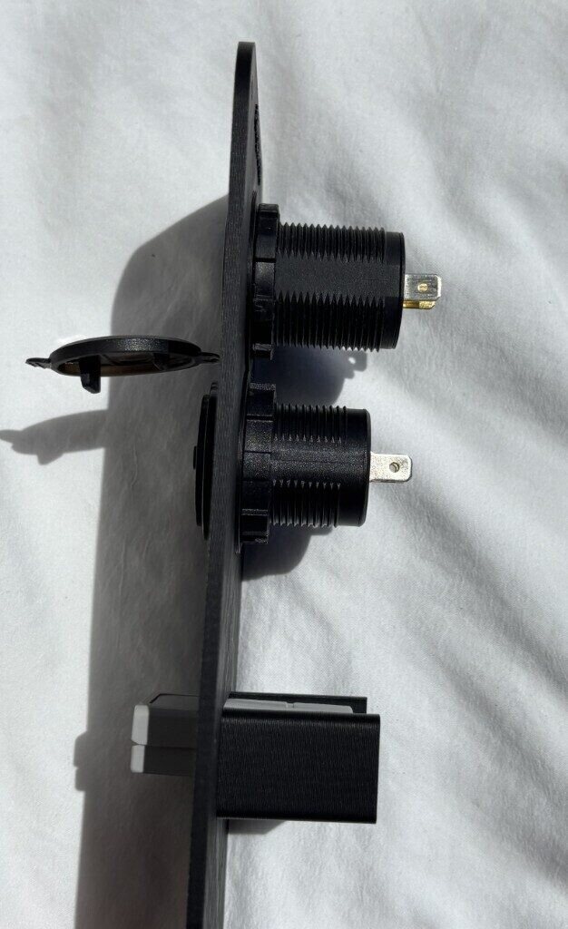 LC200 ARB Drawer Wing Plate – Anderson Plug & Dual Cig Socket Mount