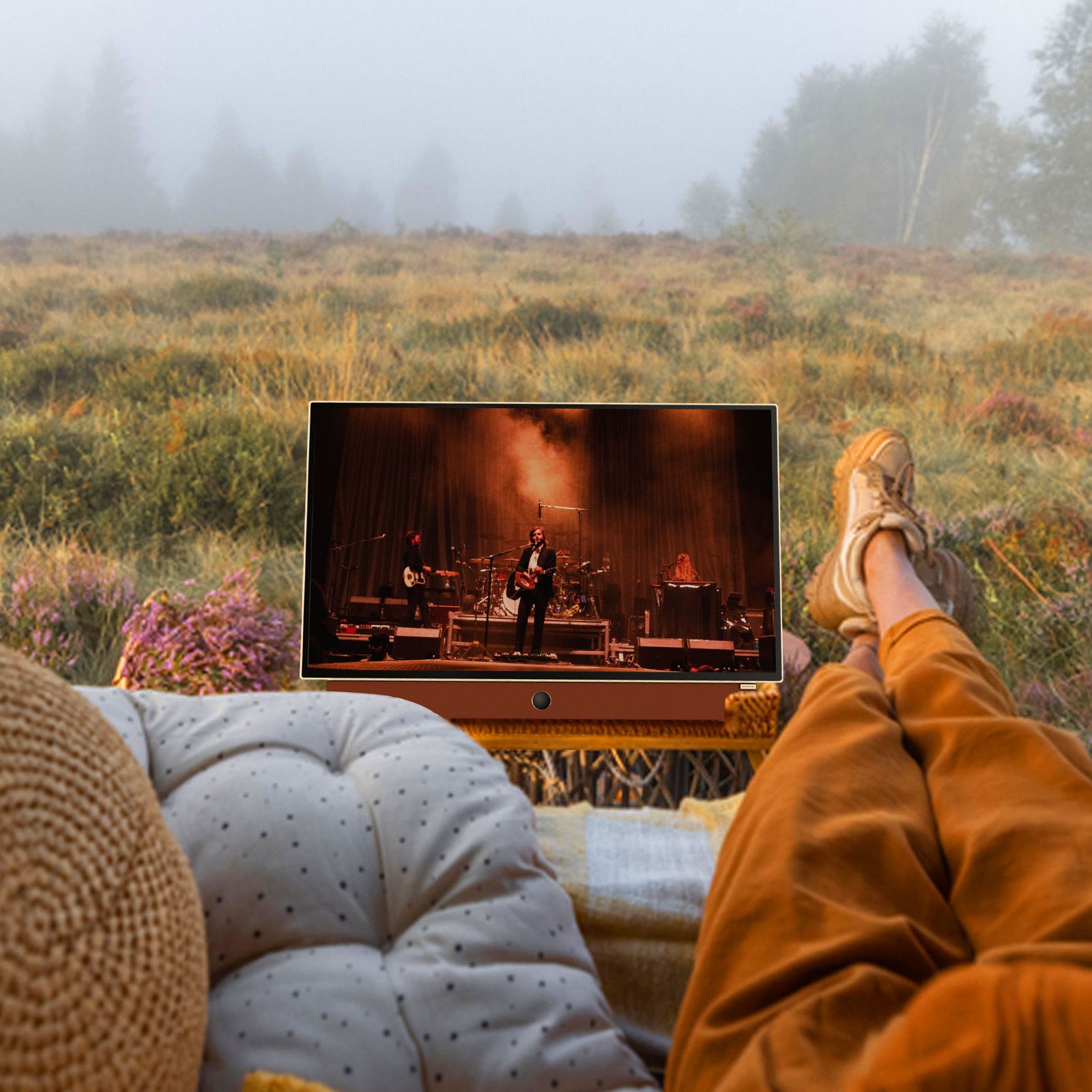 SKYWORTH 24-Inch 12V Portable TV,3-Hour Battery,1080P FHD,Wide Viewing