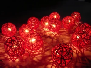 1 Set of Red 5cm Rattan Cane 20 Ball Battery Powered 3m String Lights Christmas
