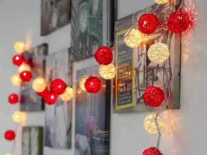 1 Set of Red & White5cm Rattan Cane 20 Ball Battery Powered 3m String Lights