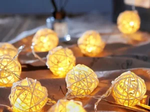 1 Set of Yellow 5cm Rattan Cane 20 Ball Battery Power 3m String Lights Christmas