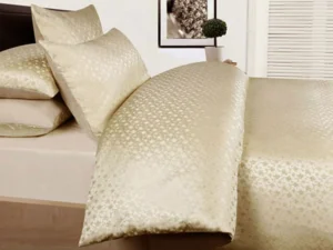 Accessorize Bouquet Cream Jacquard Quilt Cover Set Double