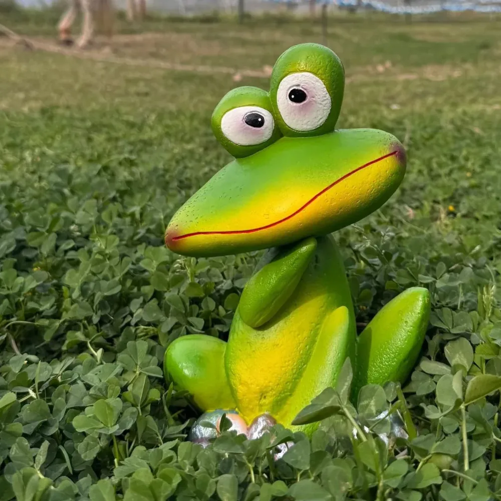 Outdoor Garden Frog Ornament Lawn Statue Animal Decor Resin Craft Sculpture